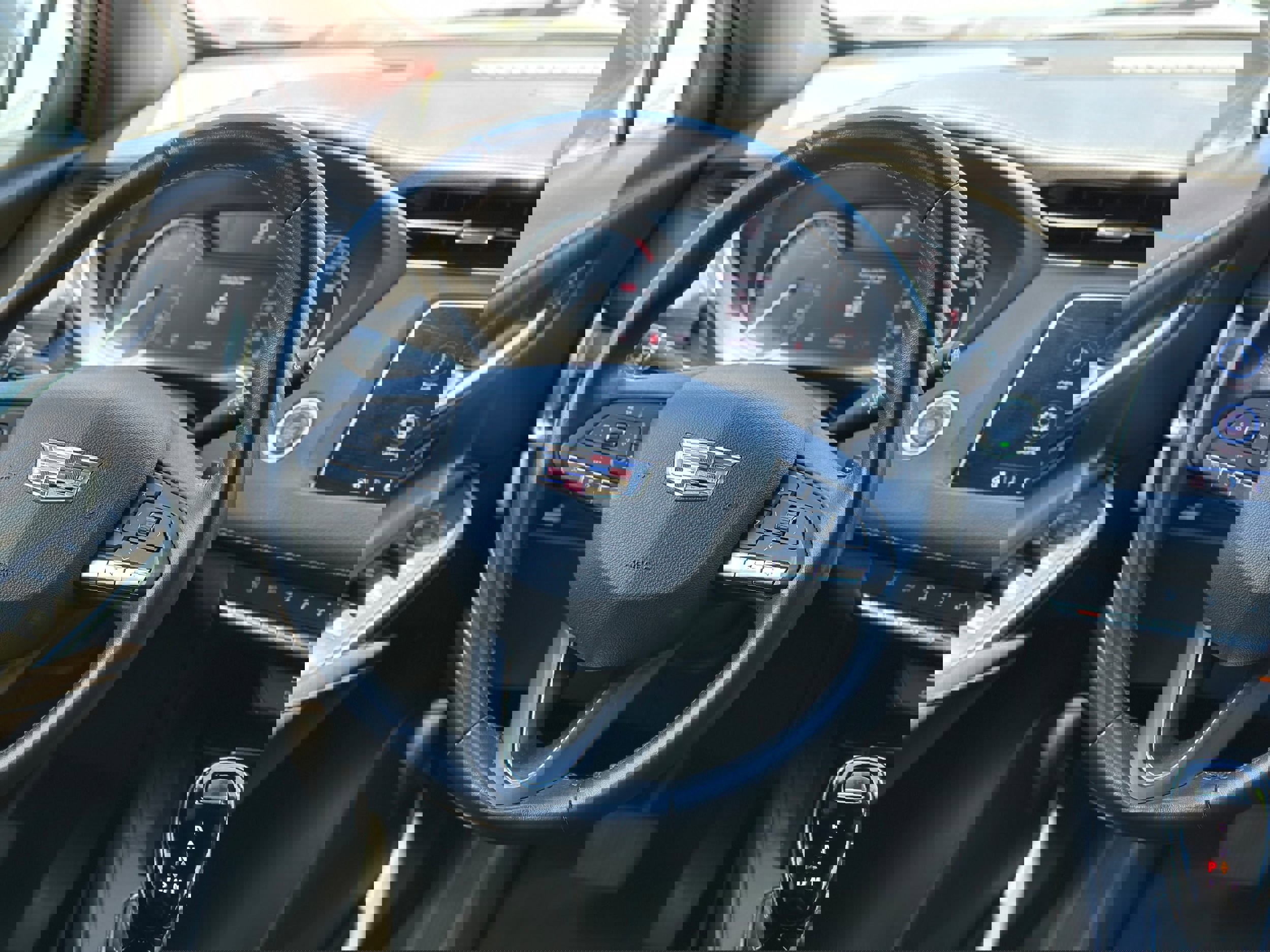 Used 2023 Cadillac XT4 Premium Luxury image 15