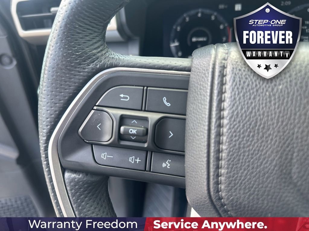 Used 2025 Toyota Tacoma TRD Sport AWD/4WD image 25