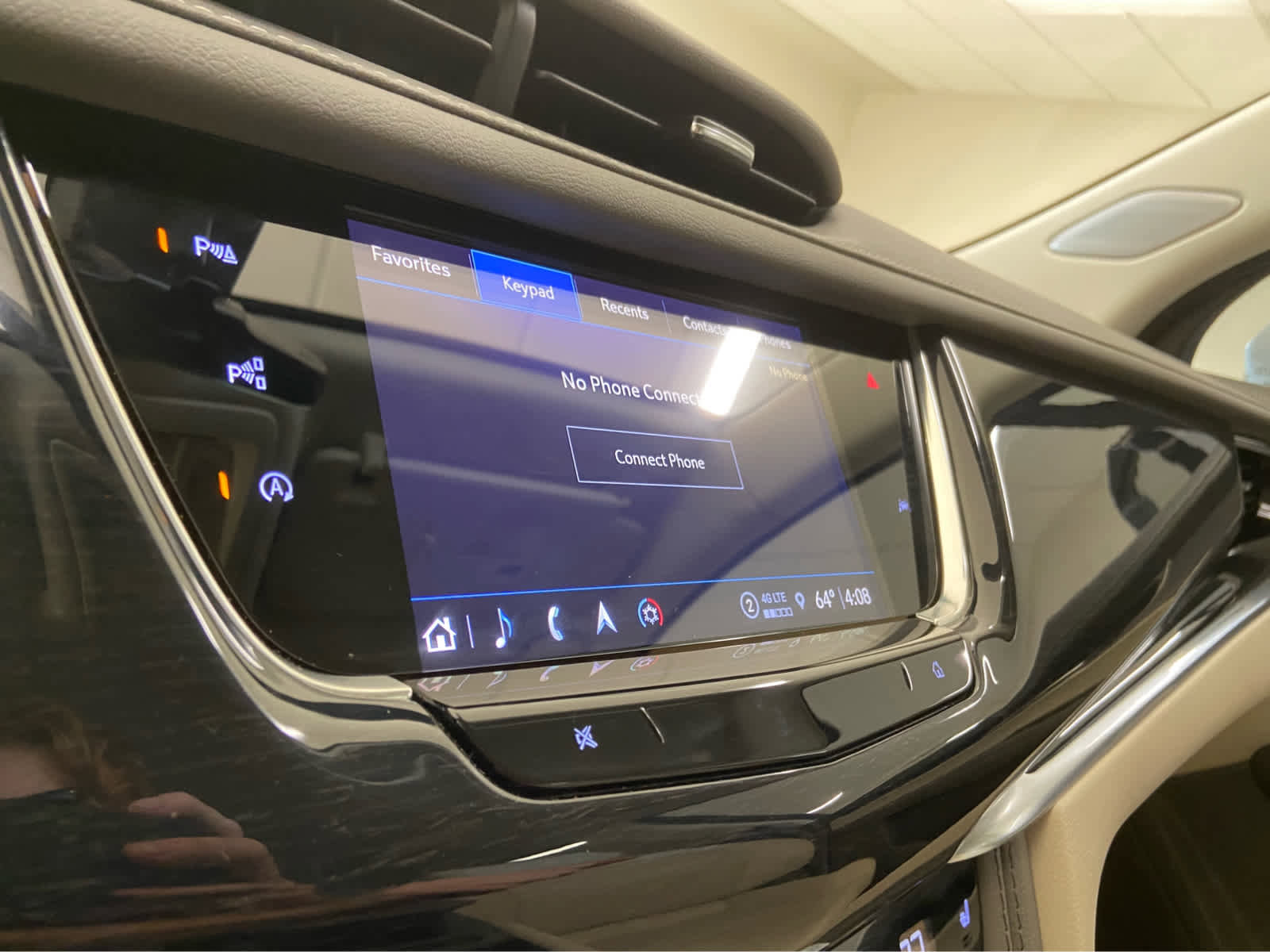 Used 2024 Cadillac XT6 Premium Luxury w/ Technology Package FWD image 34