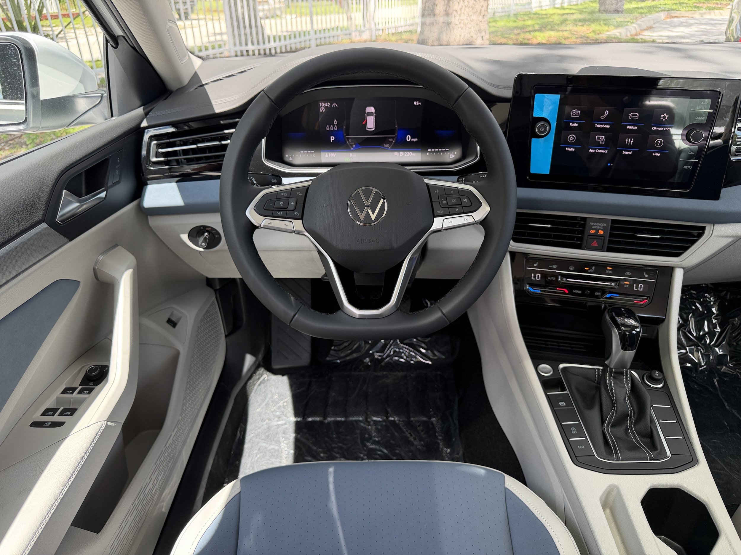 New 2027 Volkswagen Jetta SE FWD image 14