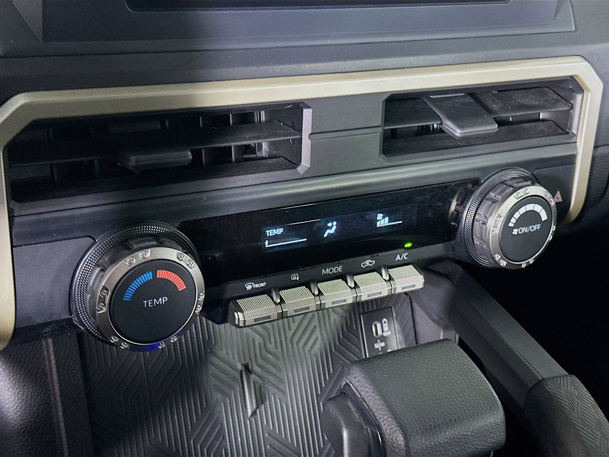 Used 2025 Toyota Tacoma SR image 22