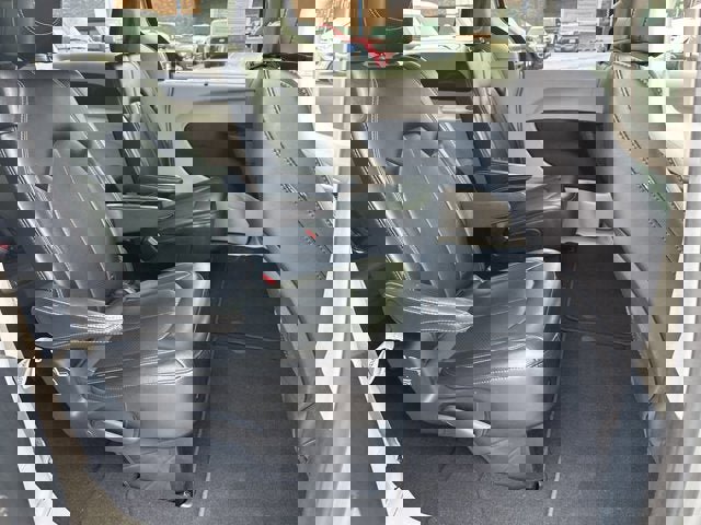 Used 2024 Chrysler Pacifica Touring-L image 11