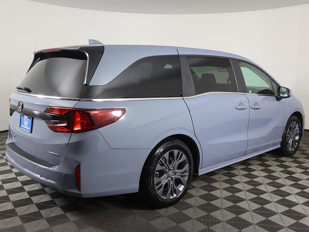 Used 2025 Honda Odyssey Touring image 13