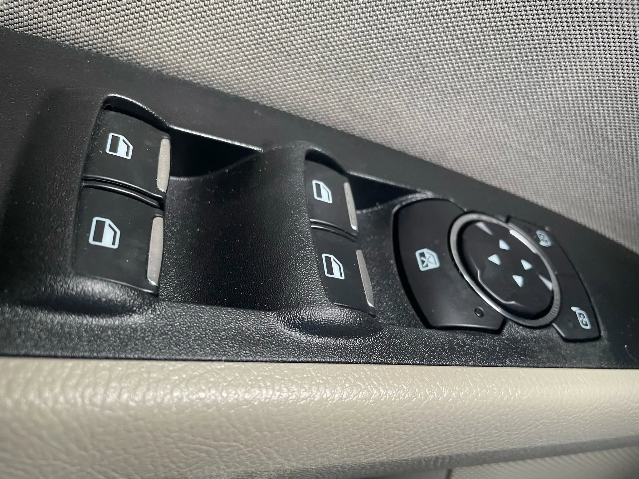 Used 2020 Ford Fusion SE w/ Fleet SE Value Package FWD image 11
