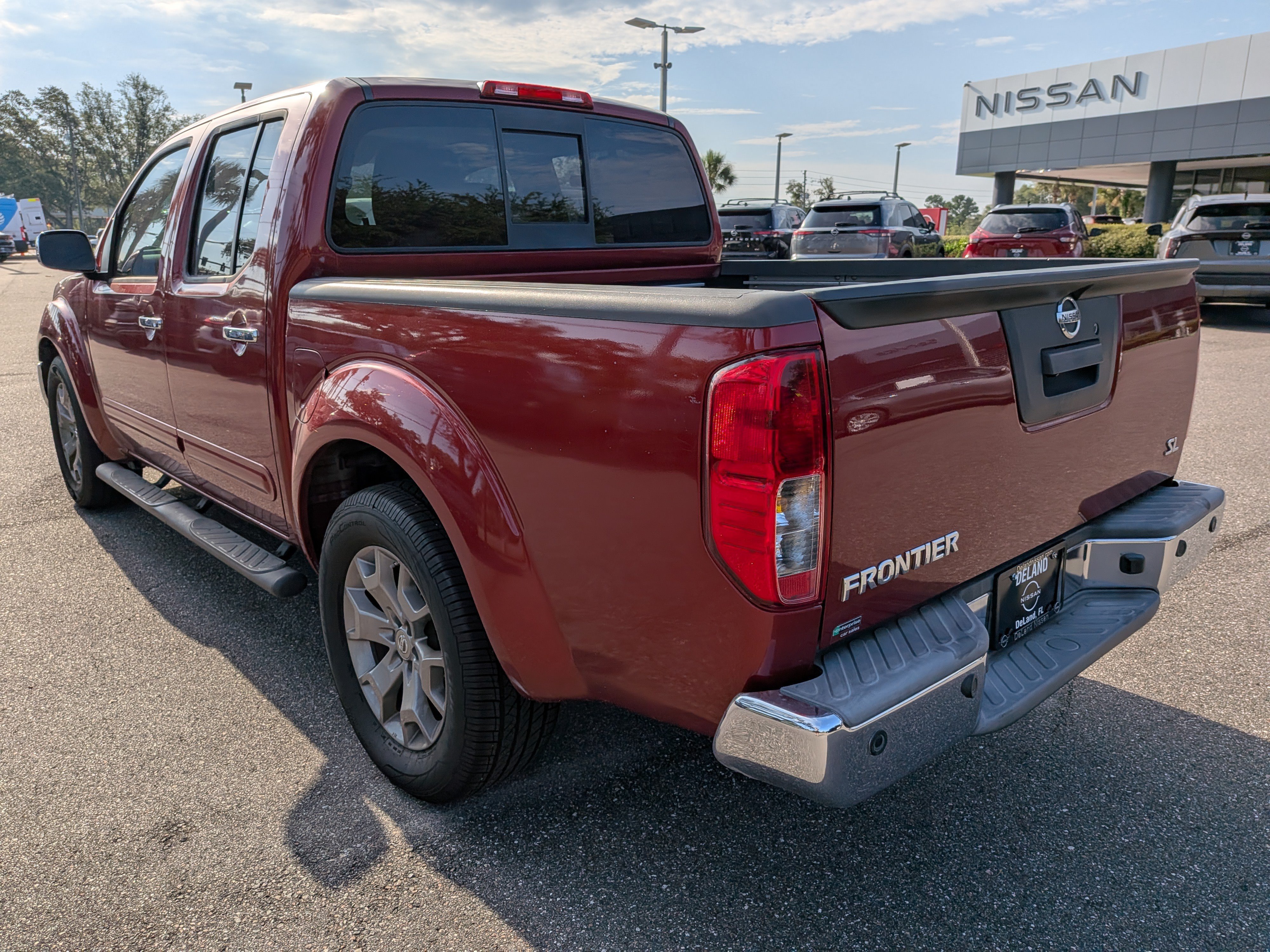 Used 2019 Nissan Frontier SL RWD image 6