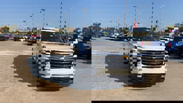 New 2025 Chevrolet Traverse LT w/ LPO, Floor Liner Package image 3