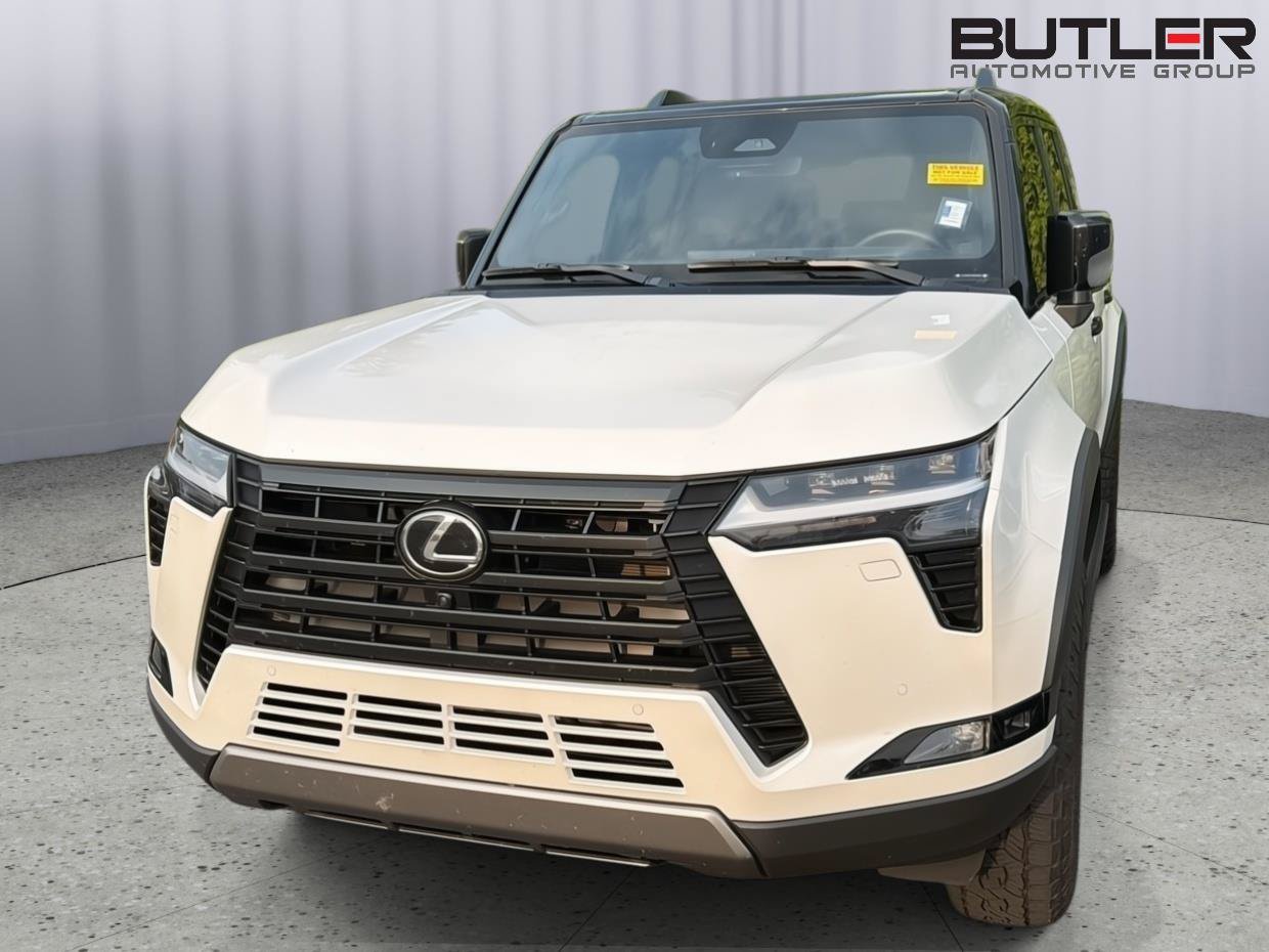 Used 2025 Lexus GX 550 AWD/4WD image 3