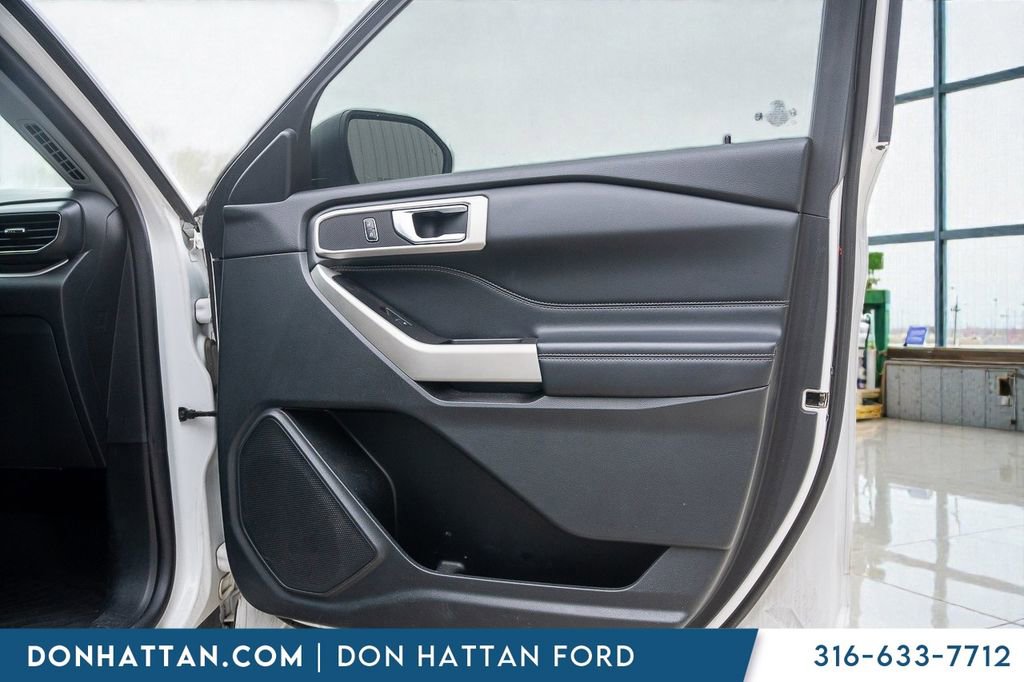 Used 2020 Ford Explorer XLT w/ Equipment Group 202A AWD/4WD image 25