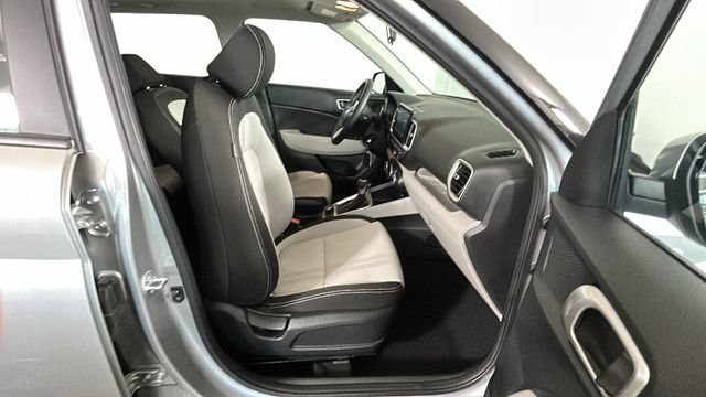 Certified 2023 Hyundai Venue SEL FWD image 28