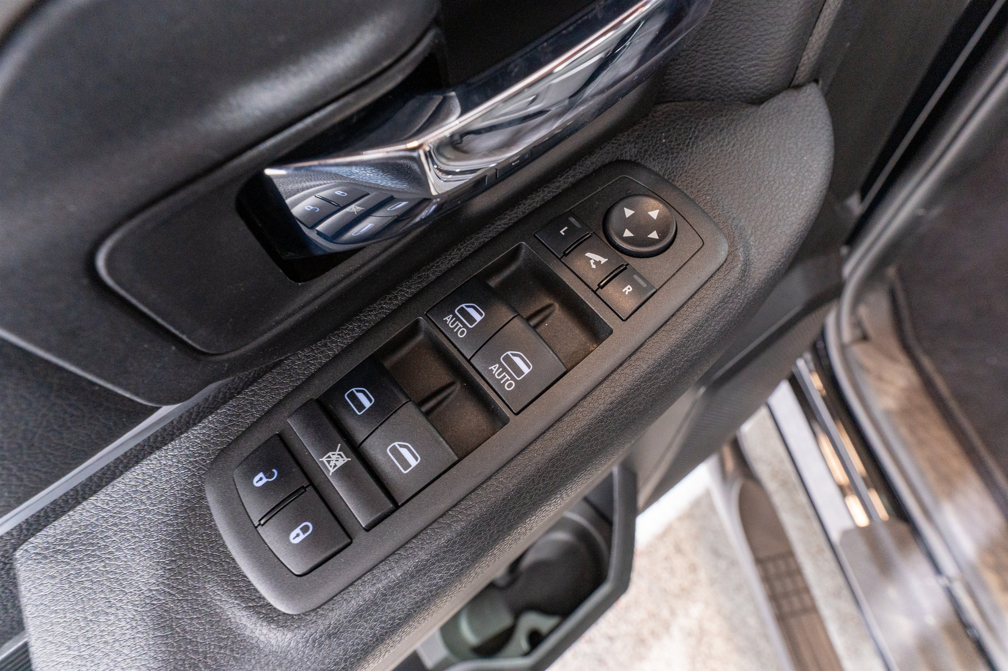 Used 2022 RAM 1500 Warlock AWD/4WD image 13