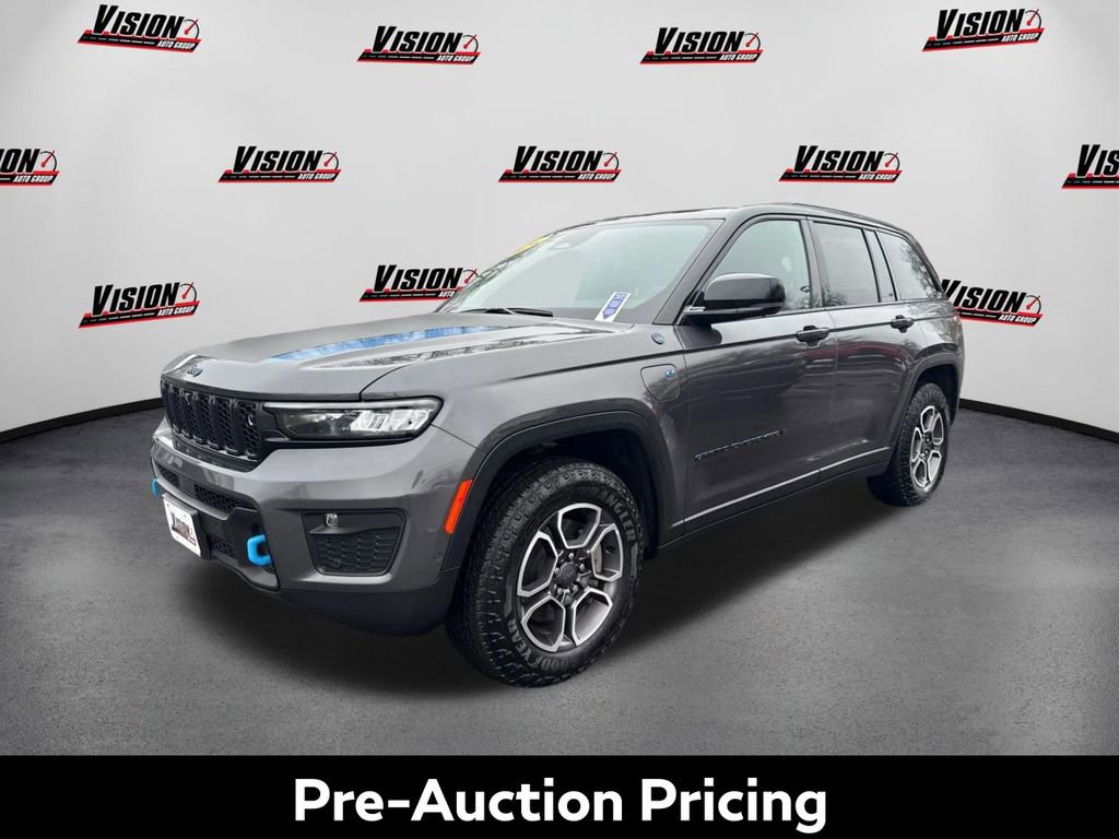 Used 2024 Jeep Grand Cherokee Trailhawk w/ Advanced Protech Group II