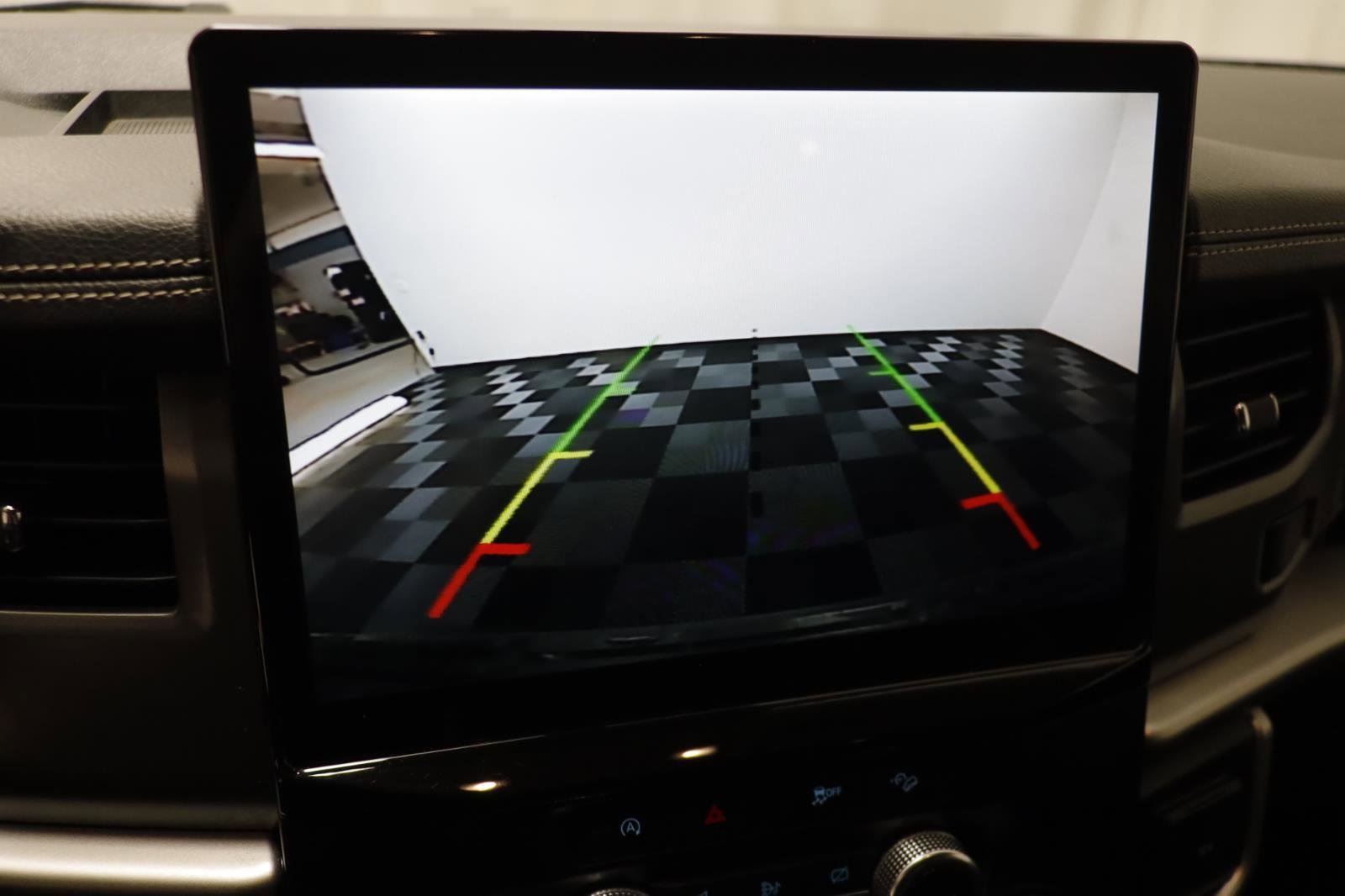 Used 2024 Ford Expedition Max XLT image 8