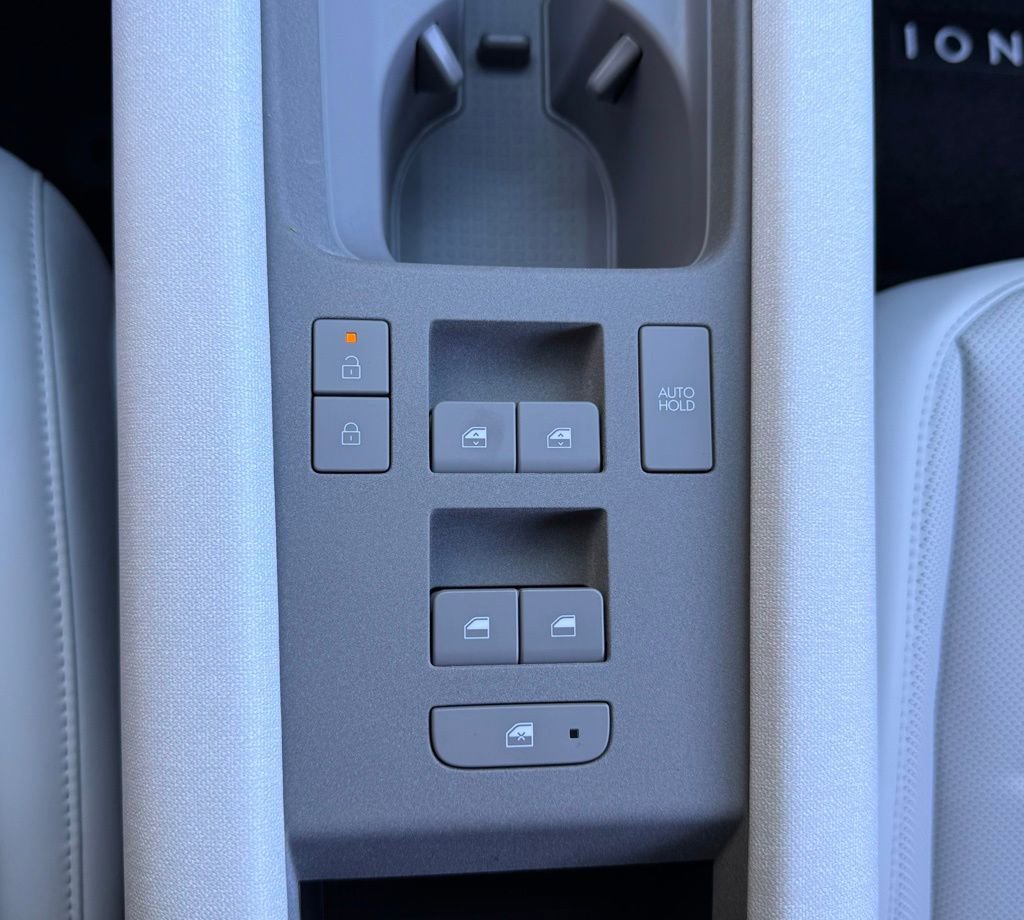 New 2025 Hyundai Ioniq 6 Limited image 26