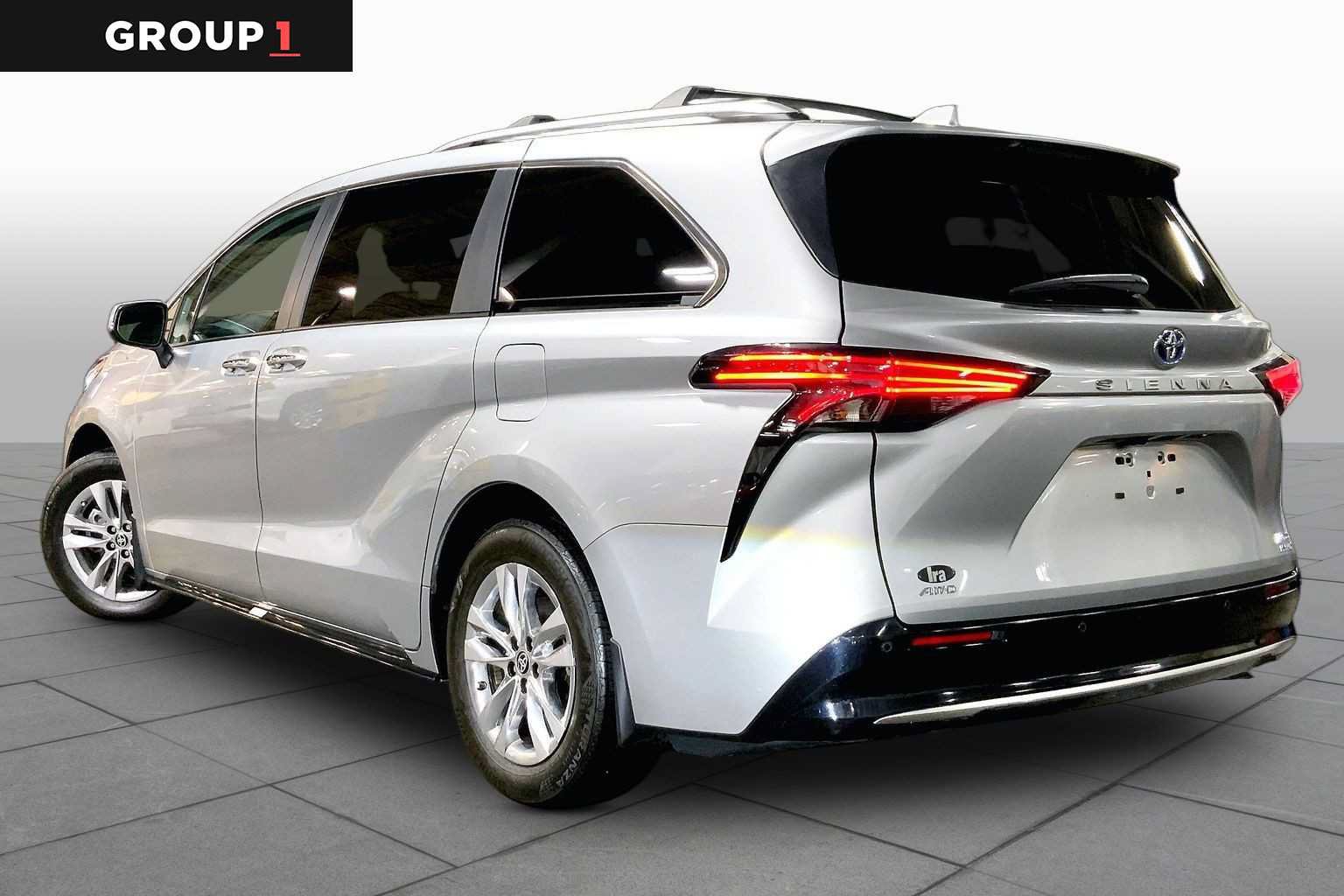 Certified 2024 Toyota Sienna Limited AWD/4WD image 12