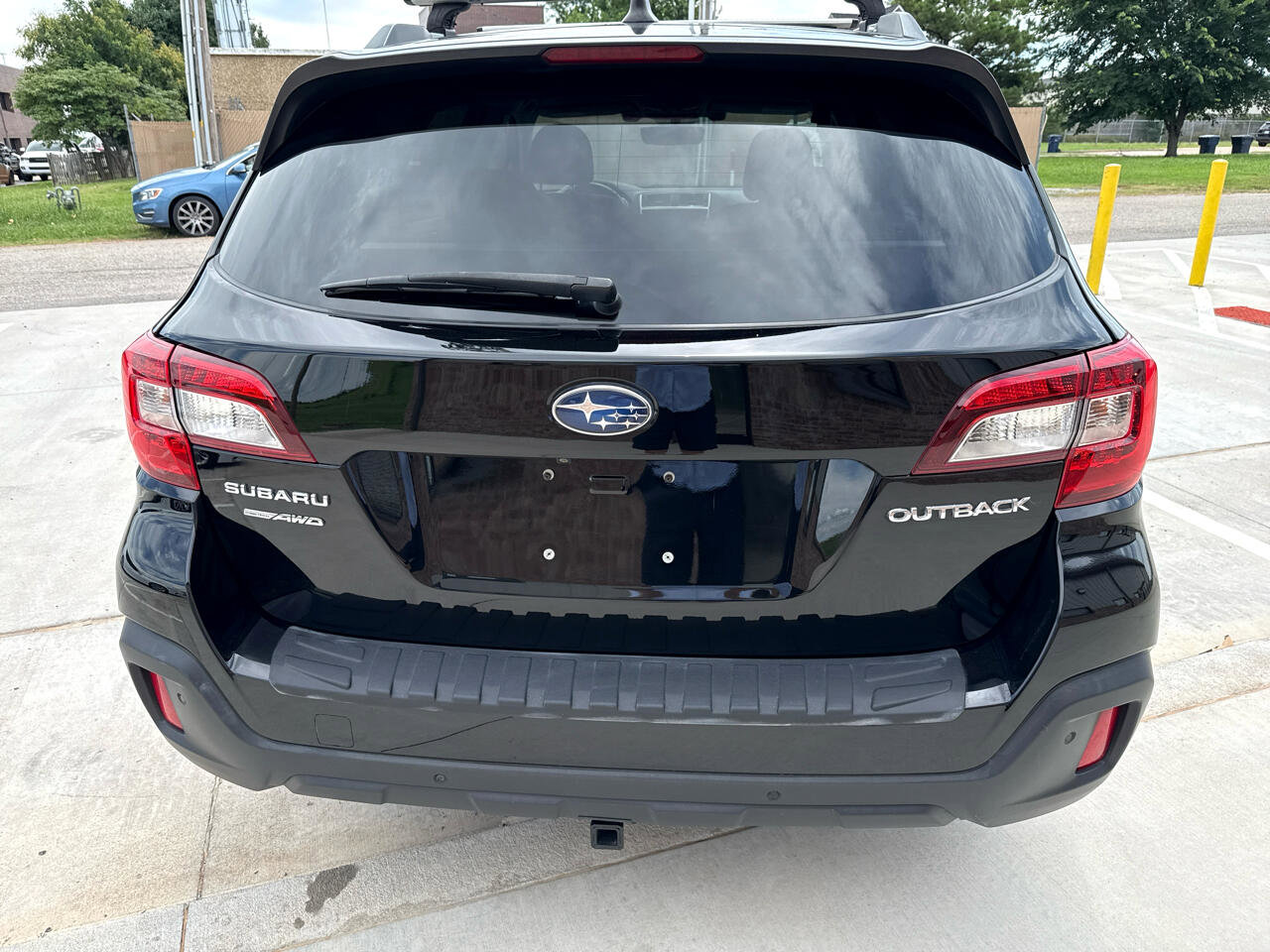 Used 2018 Subaru Outback 2.5i Touring image 12