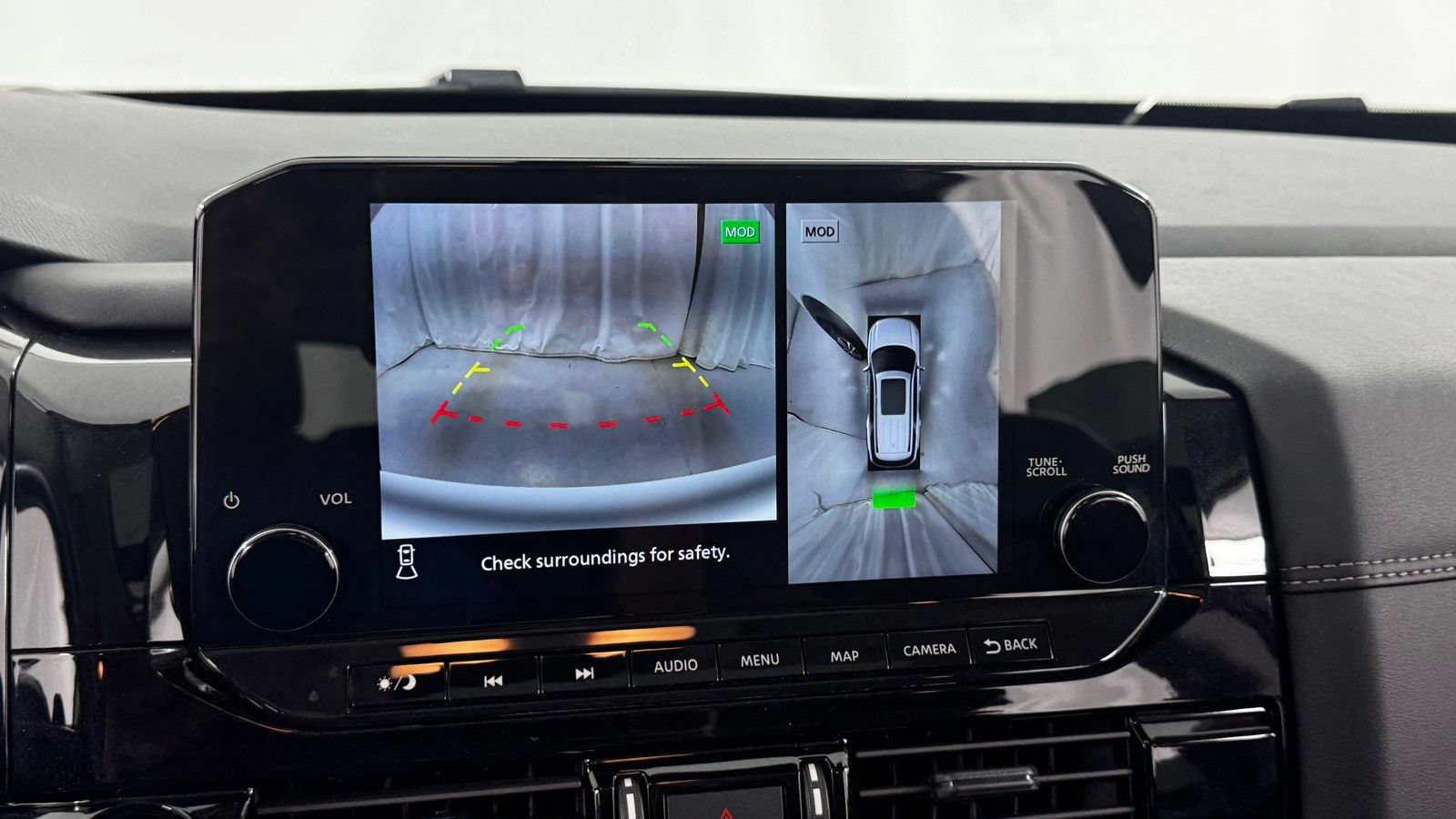 Certified 2025 Nissan Pathfinder Platinum AWD/4WD image 29