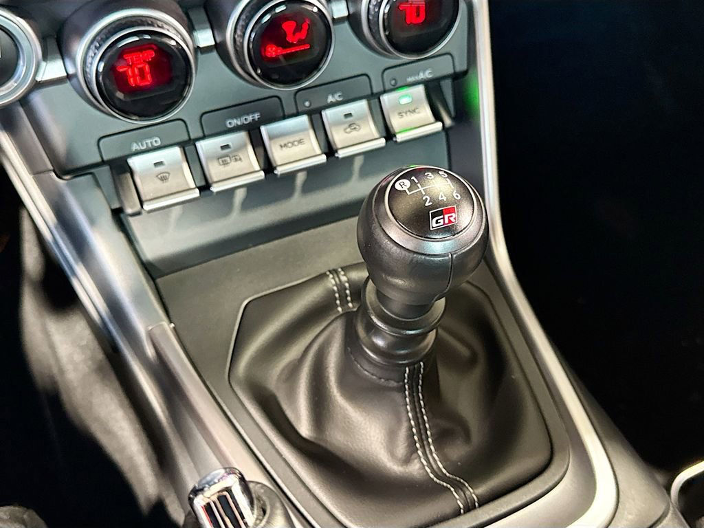 Used 2023 Toyota GR86 w/ ALL Weather Mat Package (TMS) image 19