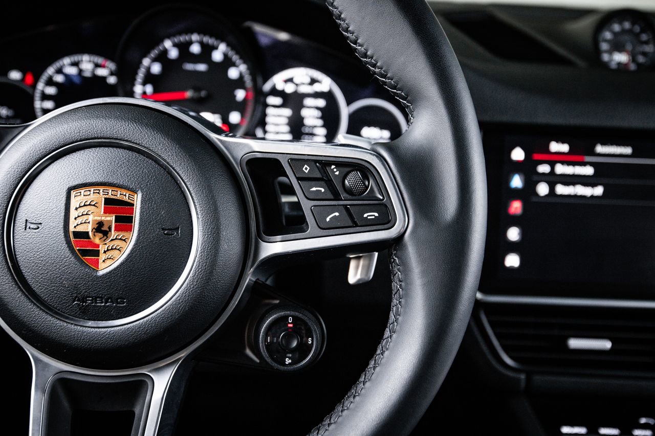 Certified 2023 Porsche Cayenne Coupe AWD/4WD image 16