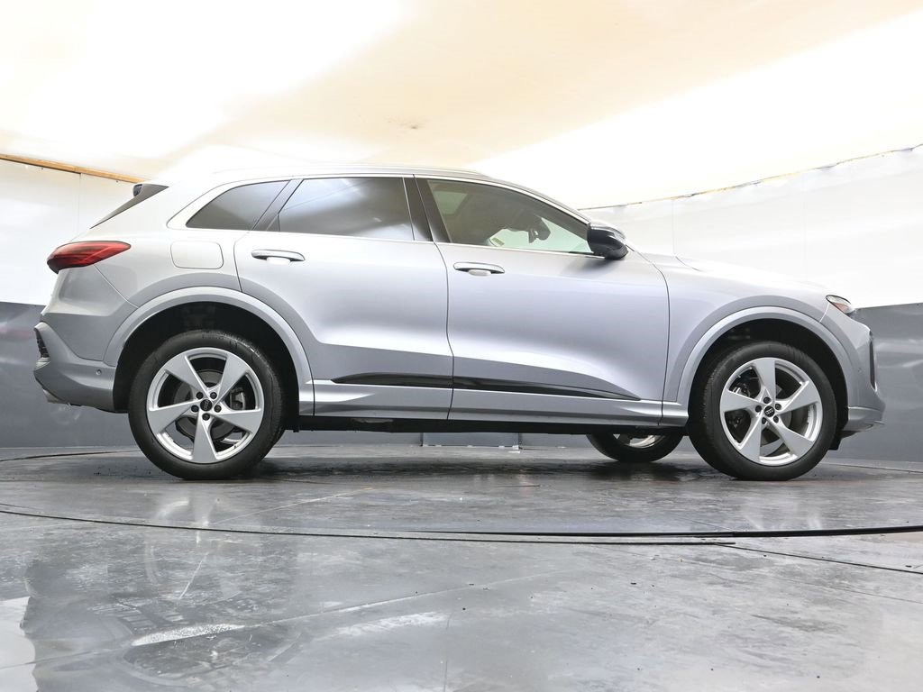 Used 2025 Audi Q5 Premium Plus w/ Premium Plus image 14