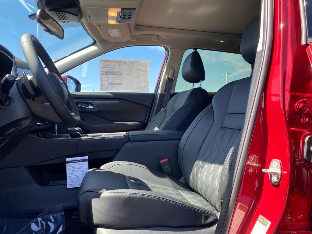 New 2025 Nissan Rogue Platinum w/ Tech Package image 11