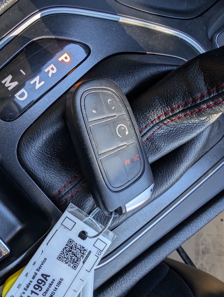 Used 2021 Jeep Cherokee Trailhawk image 18