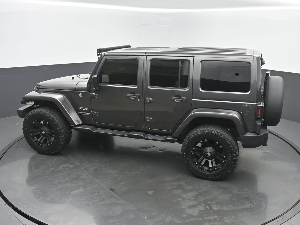 Used 2016 Jeep Wrangler Unlimited Sahara w/ Connectivity Group AWD/4WD image 41