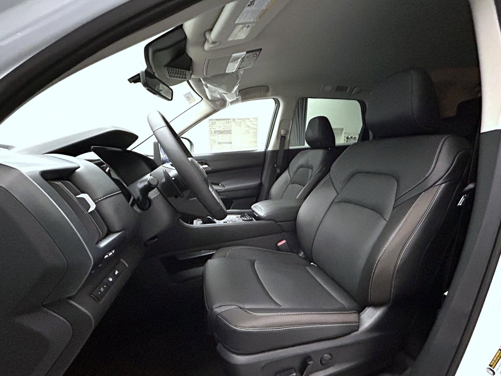 New 2026 Nissan Pathfinder SL image 10