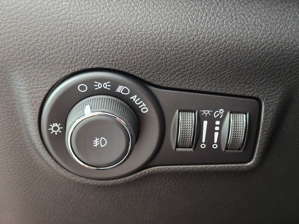 New 2026 Jeep Compass Latitude image 28