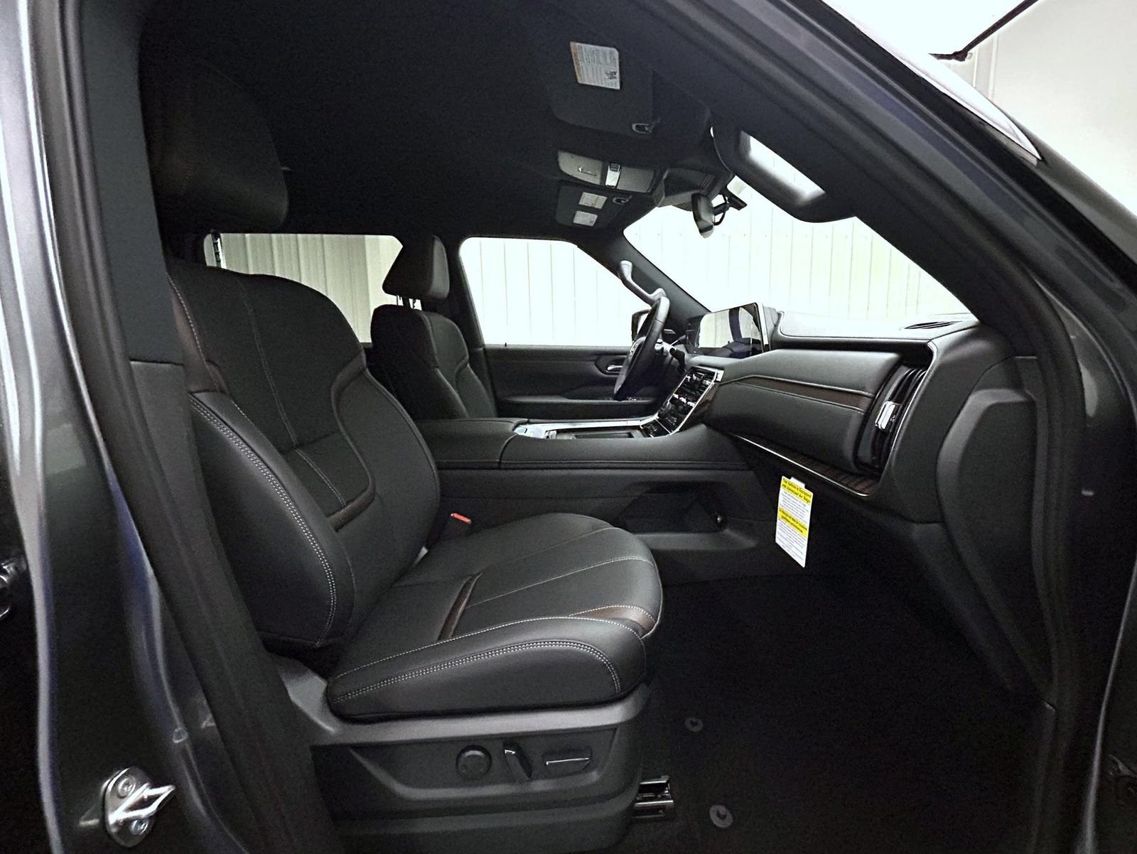 New 2026 Nissan Armada SL w/ Captain's Chari Seat Package AWD/4WD image 15