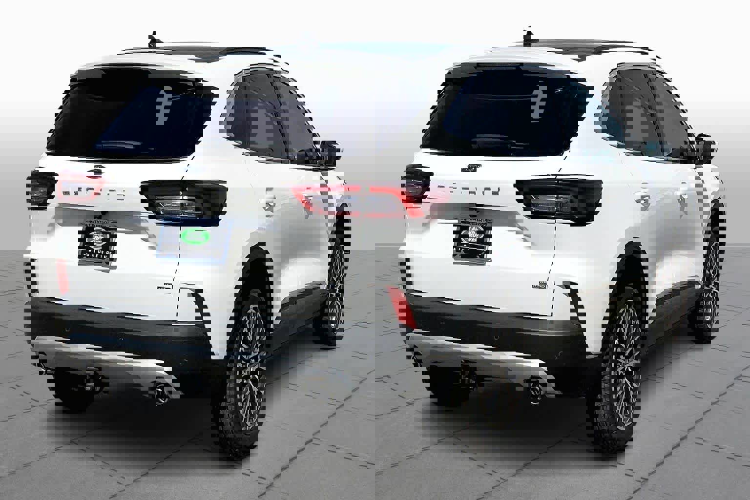 Used 2025 Ford Escape SE w/ Class II Trailer Tow Package image 12