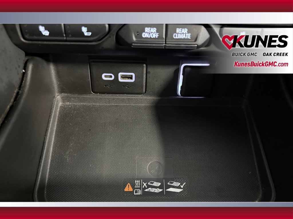 Used 2022 Chevrolet Suburban LT w/ Luxury Package AWD/4WD image 32