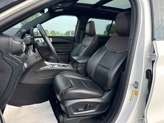 Used 2023 Ford Explorer Platinum w/ Technology Package AWD/4WD image 21