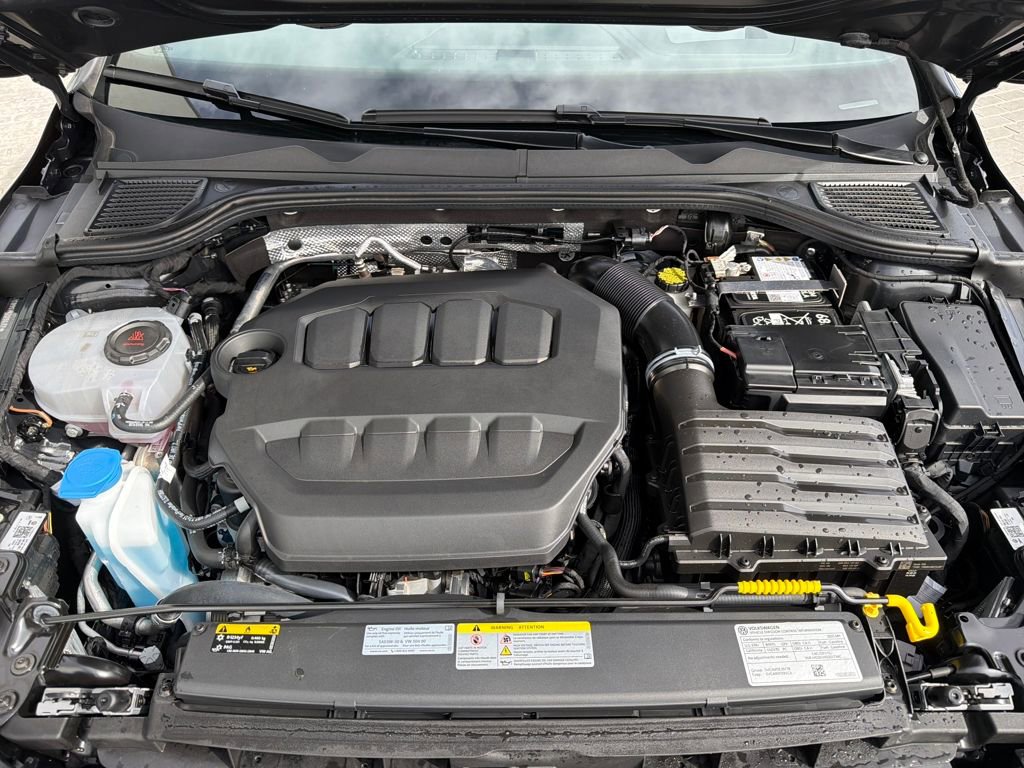 Certified 2025 Volkswagen Golf R Black Edition w/ Euro Stye Package image 24