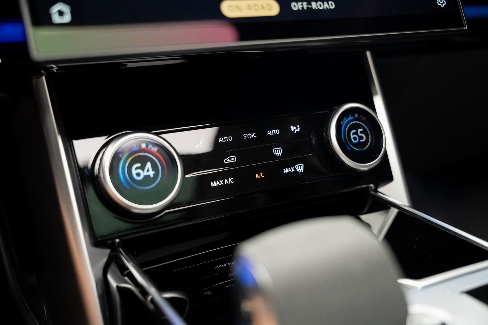 Used 2023 Land Rover Range Rover SE image 48