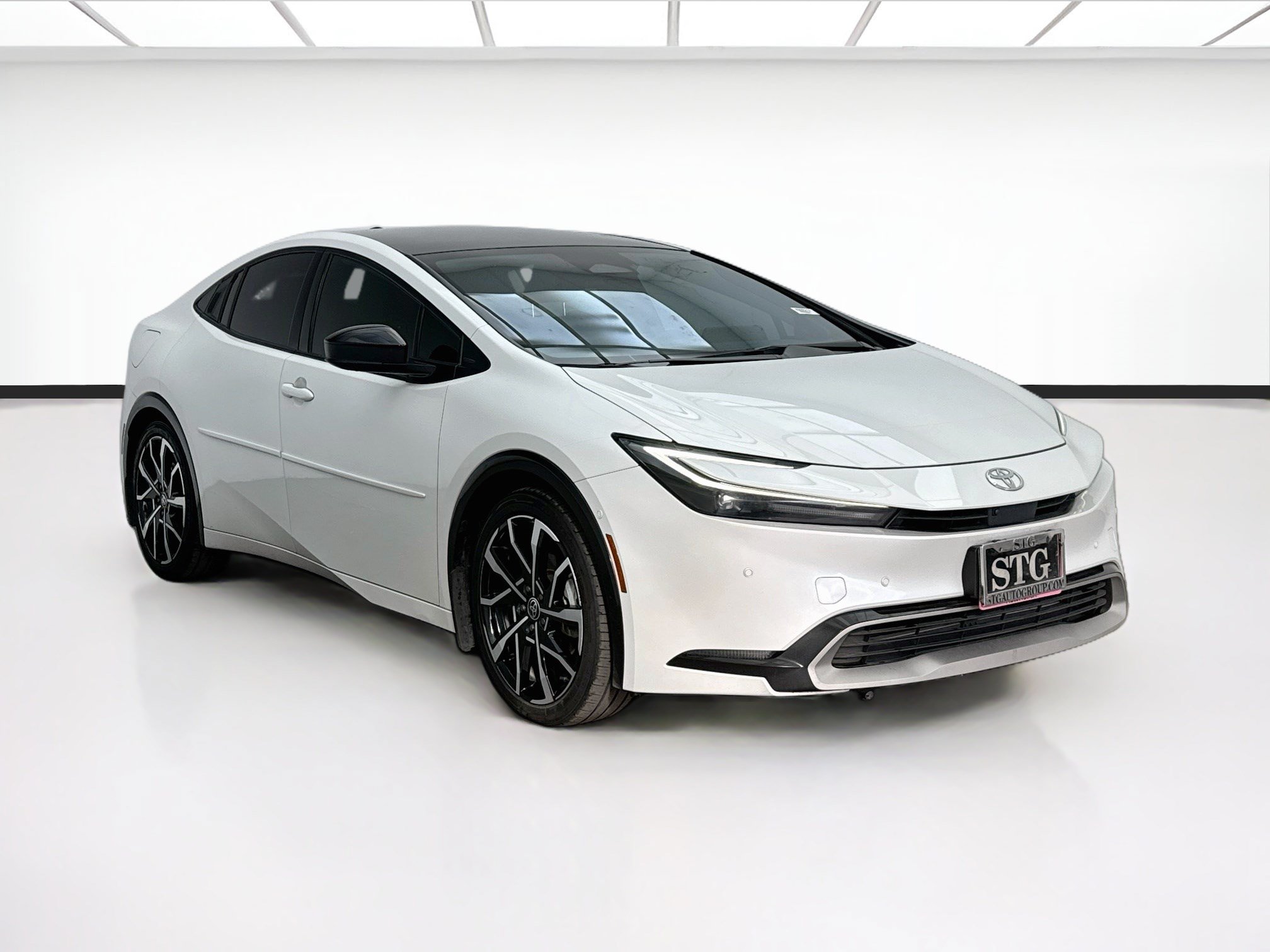 Used 2024 Toyota Prius Prime Premium w/ Advanced Technology Package FWD image 3