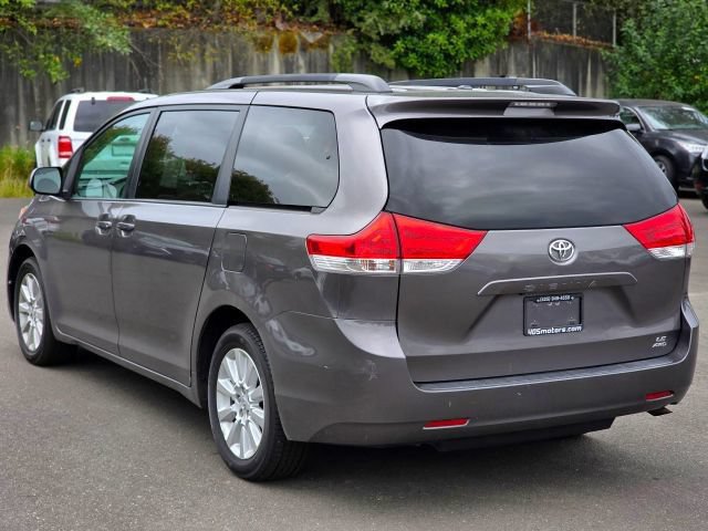 Used 2014 Toyota Sienna LE AWD/4WD image 8