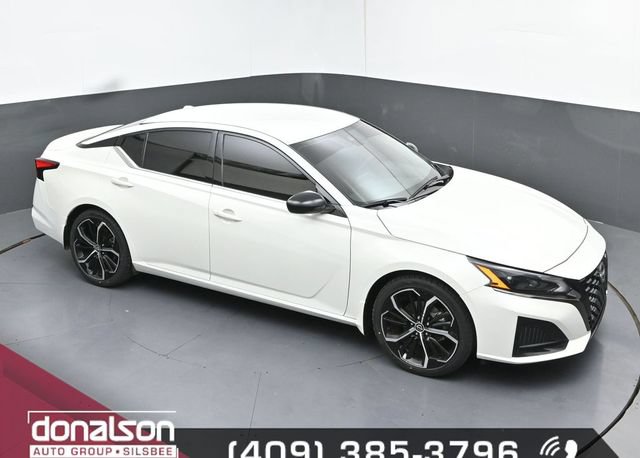Used 2023 Nissan Altima 2.5 SR FWD image 17
