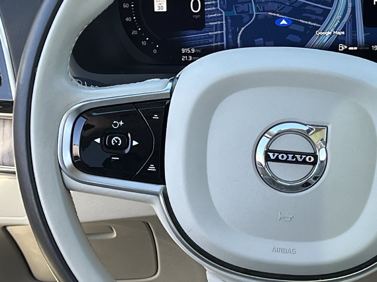 Used 2023 Volvo XC90 B6 Ultimate AWD/4WD image 12