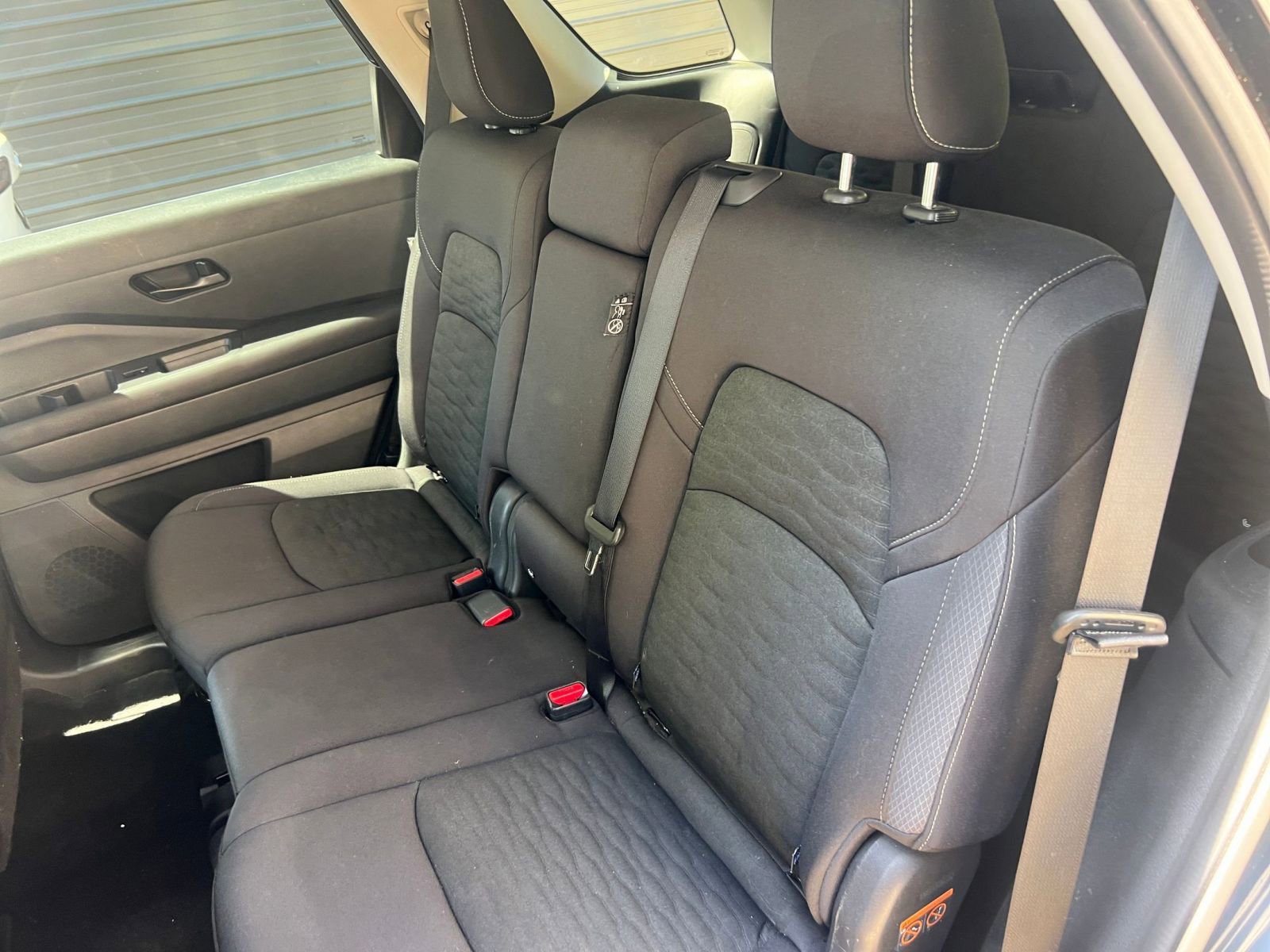 Used 2025 Nissan Pathfinder SV FWD image 24