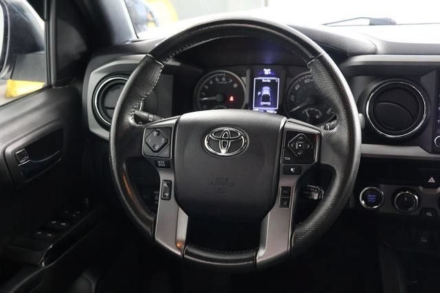Used 2021 Toyota Tacoma TRD Off-Road AWD/4WD image 11