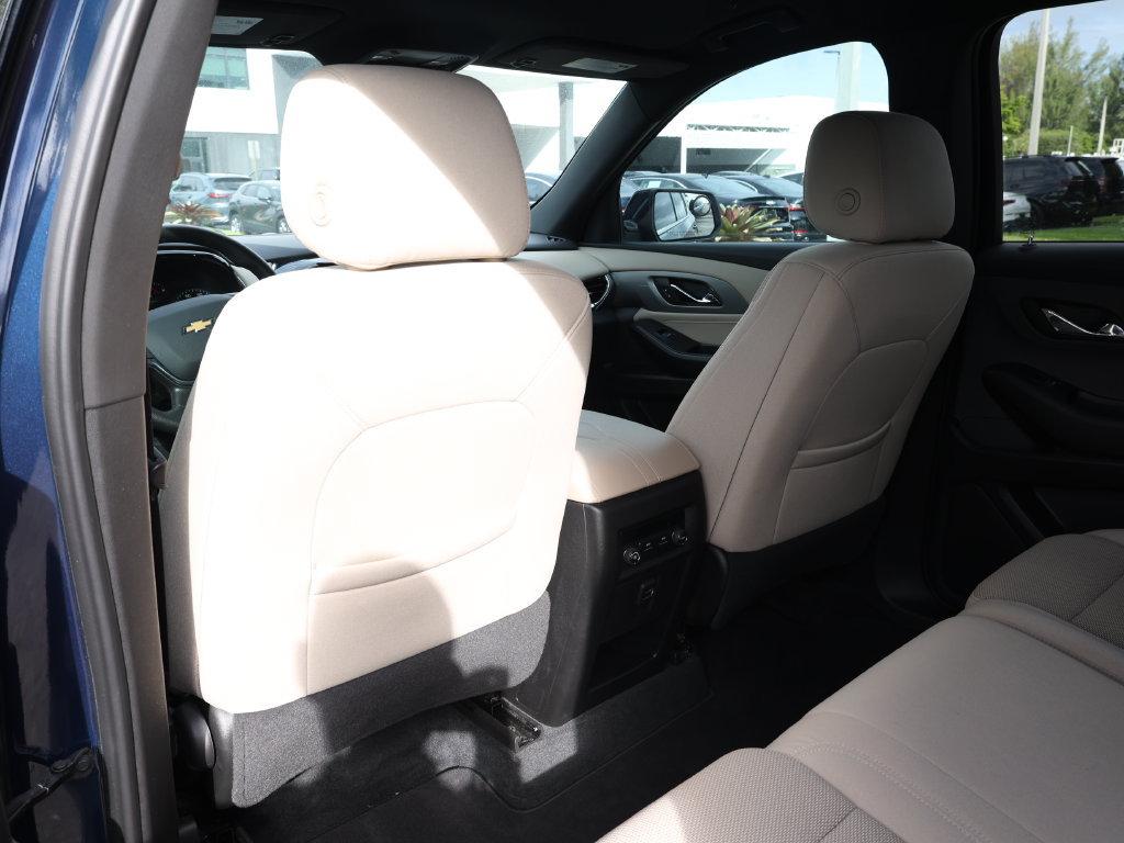Used 2023 Chevrolet Traverse LS FWD image 14