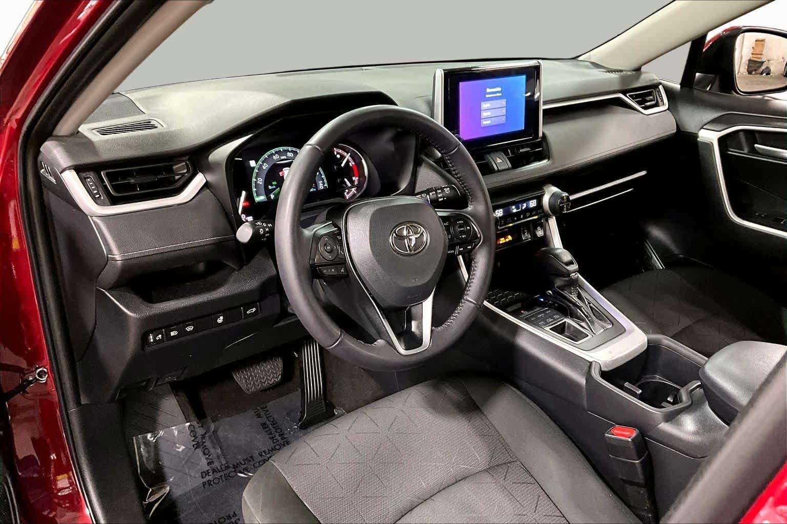 Used 2023 Toyota RAV4 XLE w/ Convenience Package AWD/4WD image 18