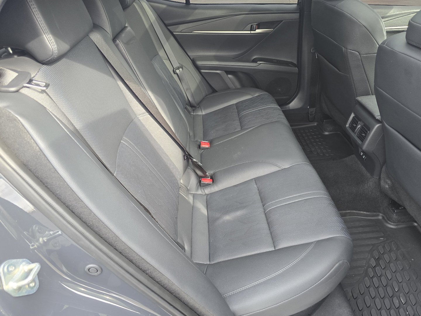 Used 2025 Toyota Camry XSE image 29