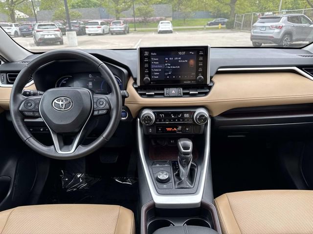 Used 2019 Toyota RAV4 Limited w/ Limited Grade Weather Package AWD/4WD image 15