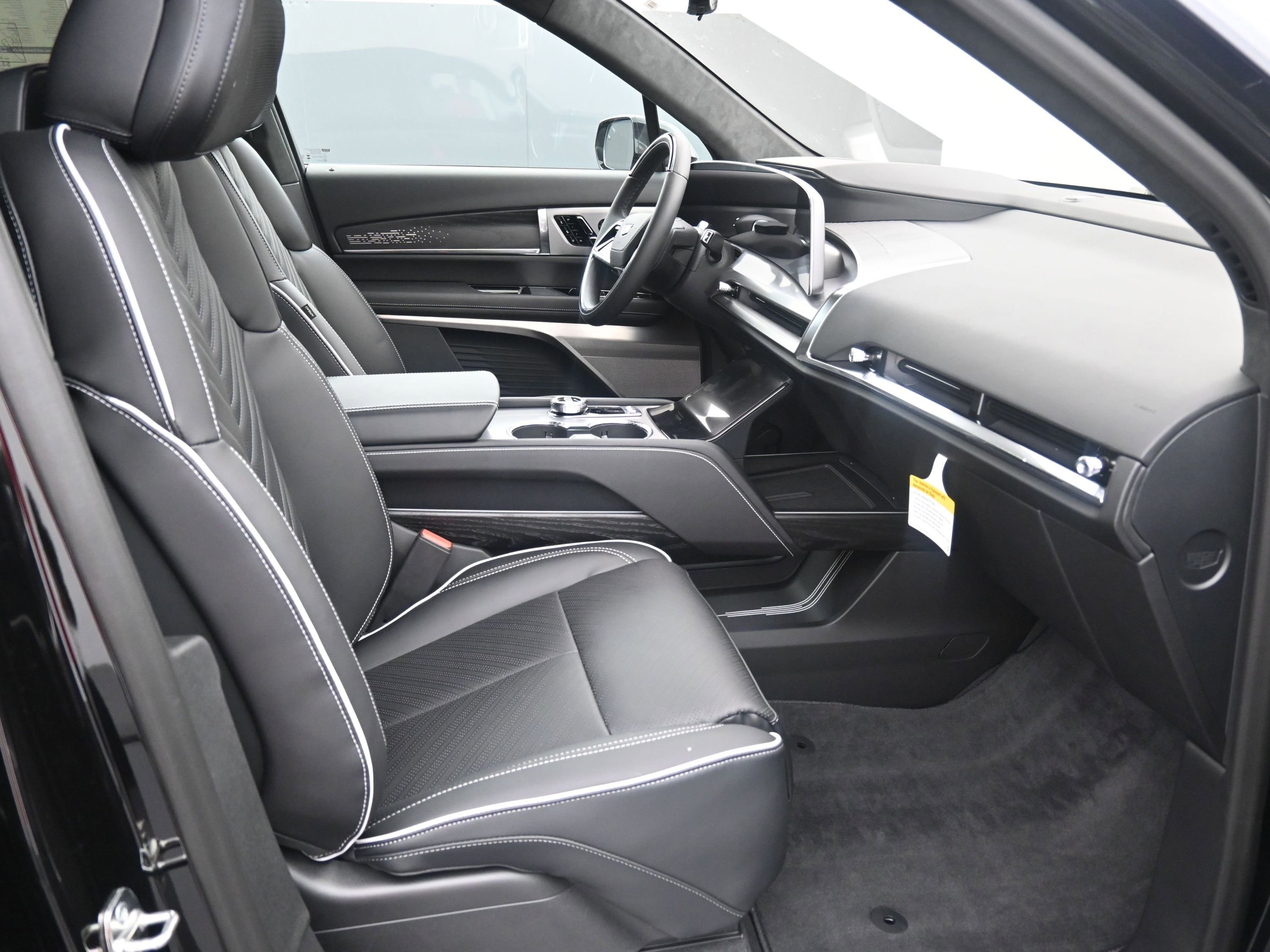 New 2026 Cadillac Vistiq Platinum w/ LPO, Floor Liner Package image 12