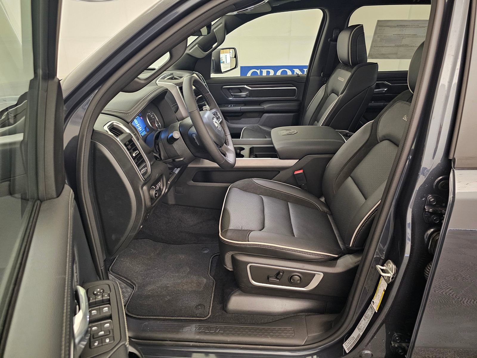 New 2026 RAM 1500 Laramie AWD/4WD image 4