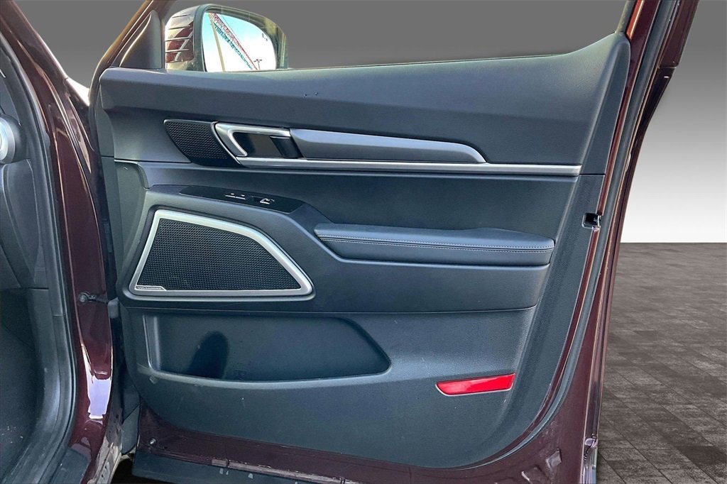 Used 2020 Kia Telluride LX image 12