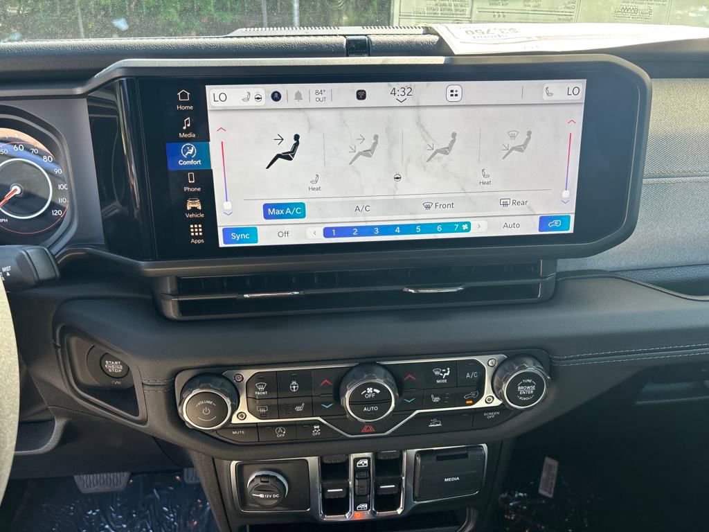 Used 2024 Jeep Wrangler Sahara image 20