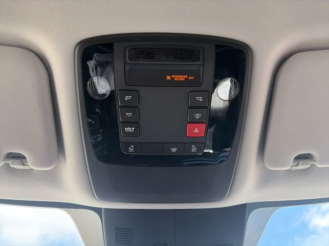 Used 2025 Kia Carnival FWD image 56