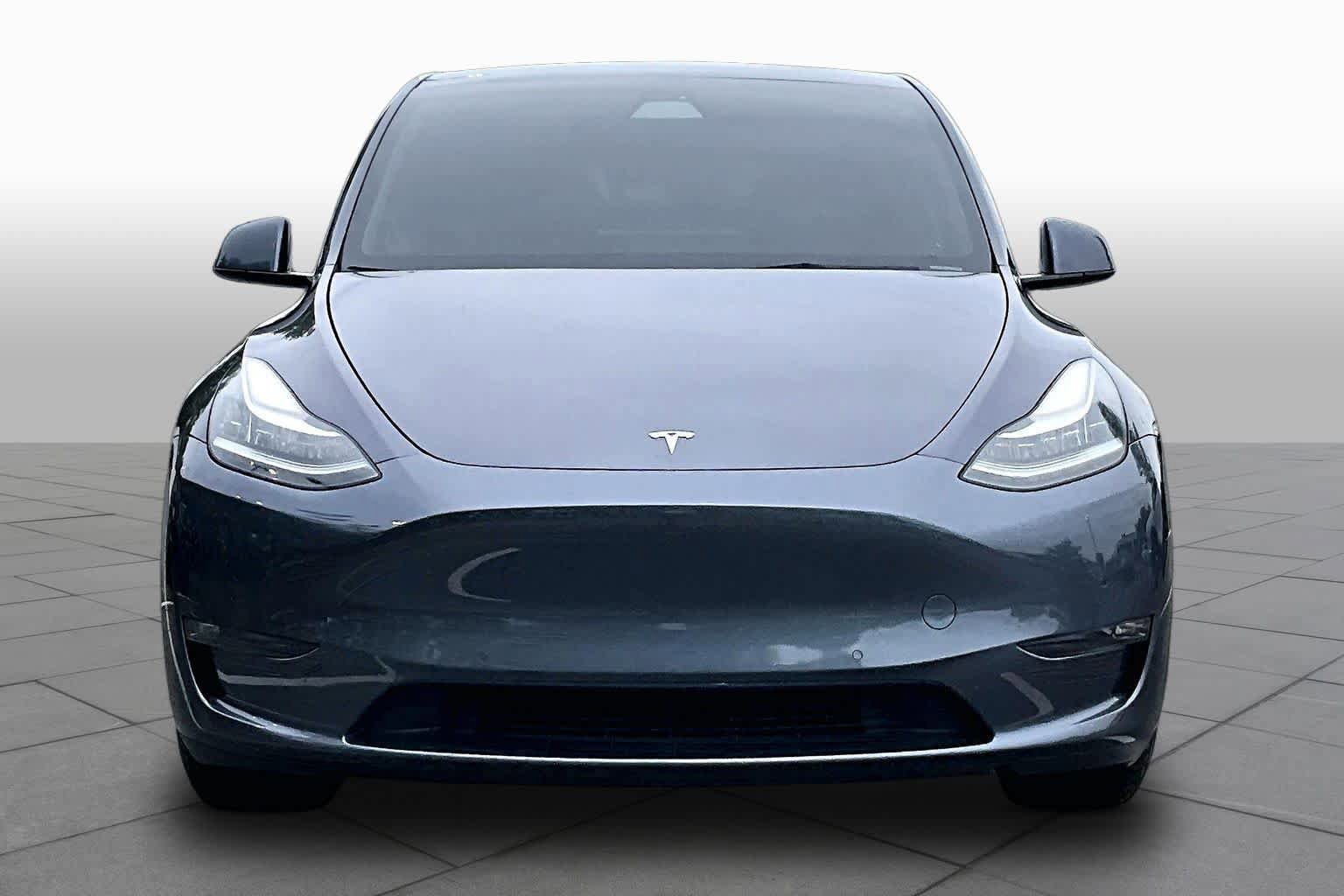Used 2022 Tesla Model Y Long Range AWD/4WD image 3